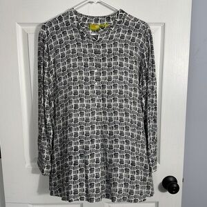 Rock Flower Paper sz M blouse, black/white graphic design, office, fall, date